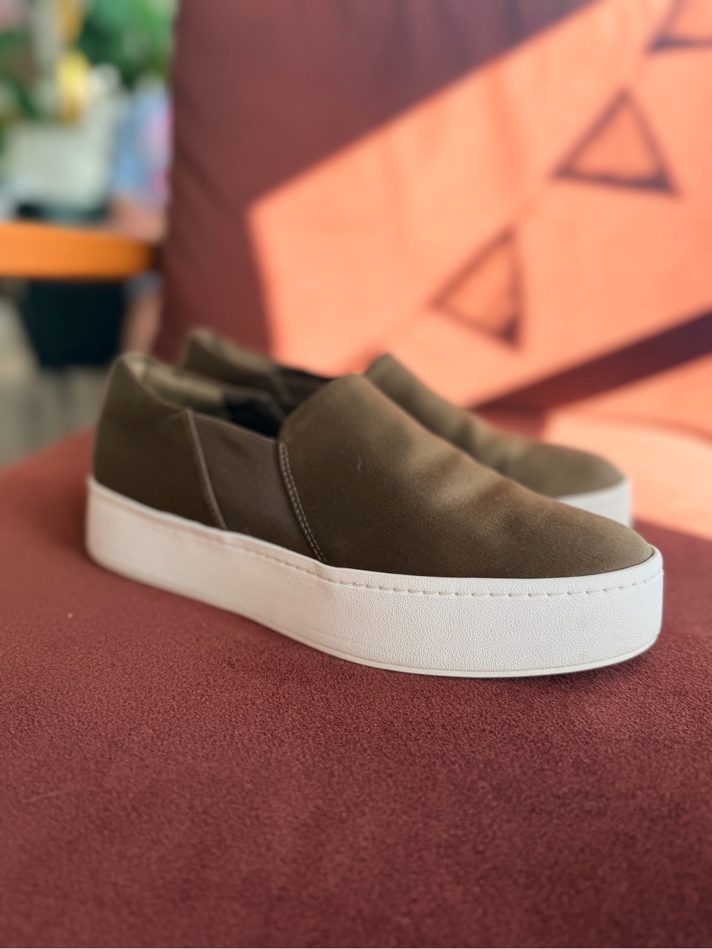 Like NEW Women’s Vince Sneakers